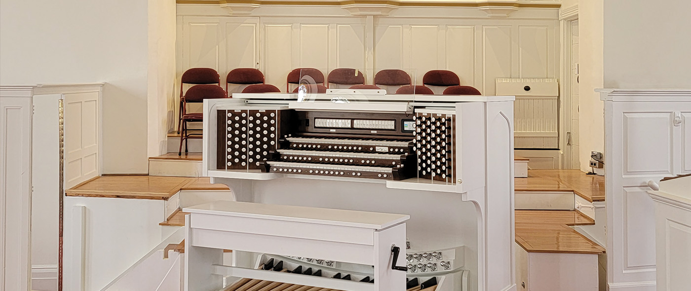 DIGITAL ORGANS & PIPE ORGAN CONSOLES